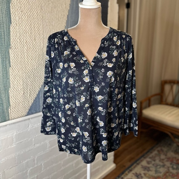 H&M Navy Blue Blouse with White Floral Pattern - Picture 3 of 10